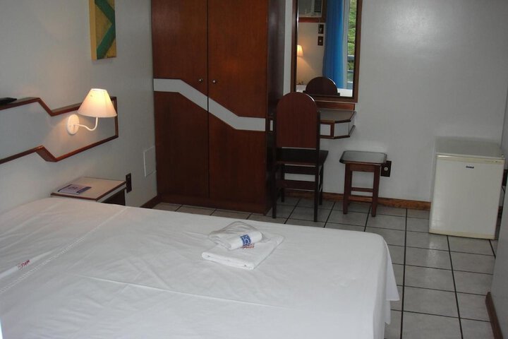 Room 21 of 38