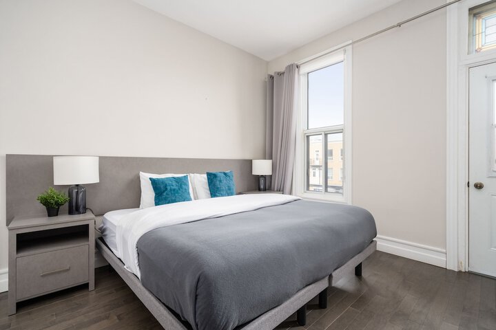 Room 4 of 67