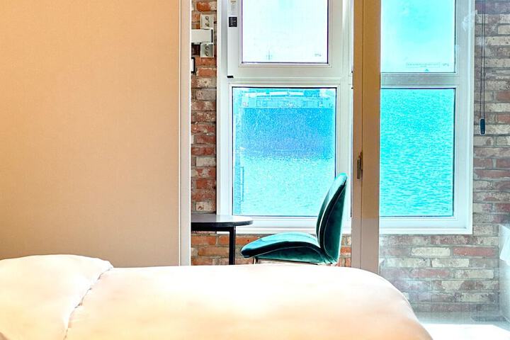 Room 72 of 140