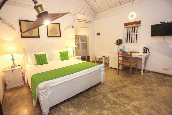 Room 2 of 40