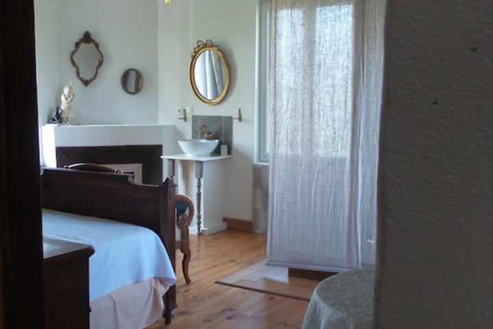 Room 7 of 53