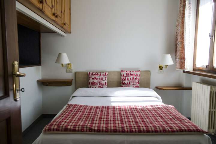Room 6 of 55