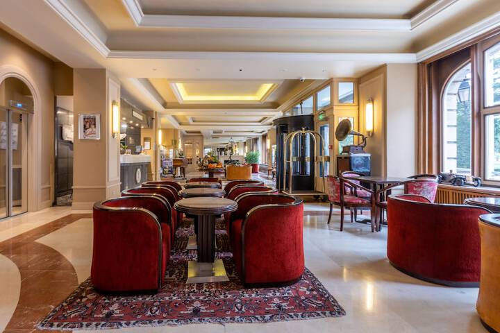 Hotel Interior 5 of 129