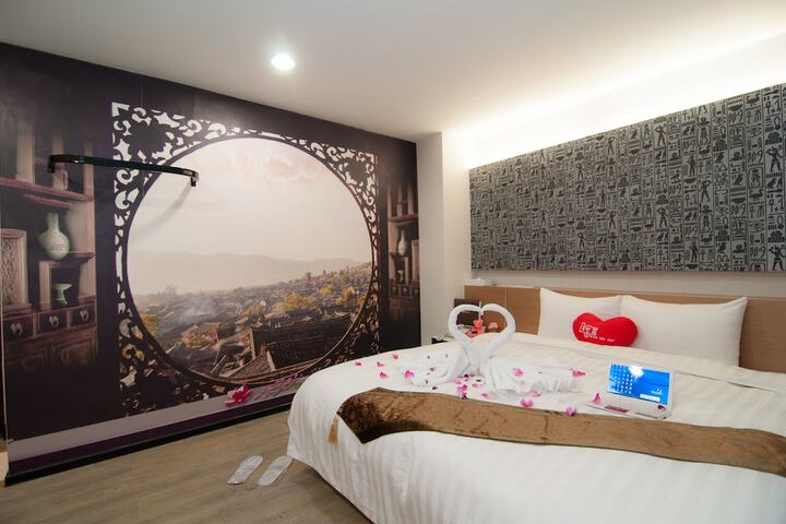 Room 4 of 15