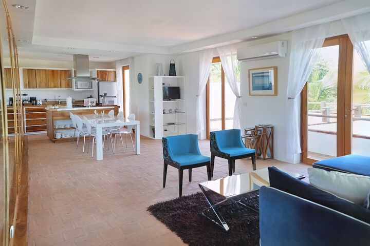 Room 4 of 134