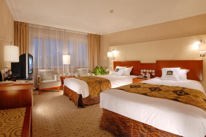 Room 8 of 27