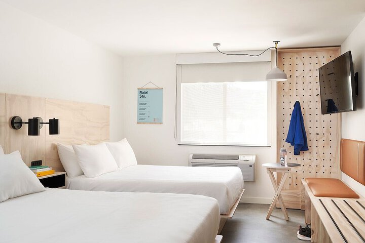 Double Queen Room (8 of 9)