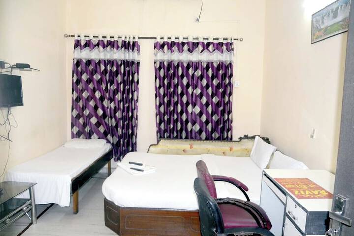 Room 7 of 28