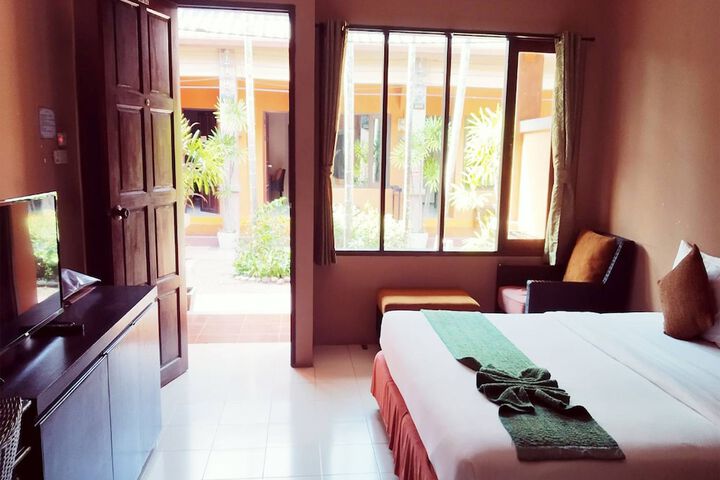 Room 6 of 43