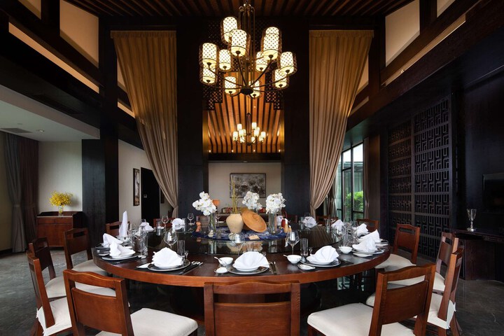Dining 60 of 86