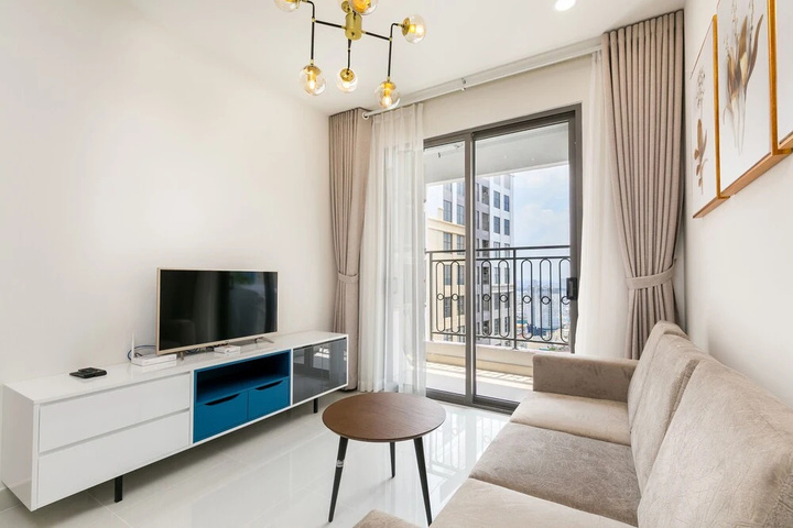 Room 2 of 17