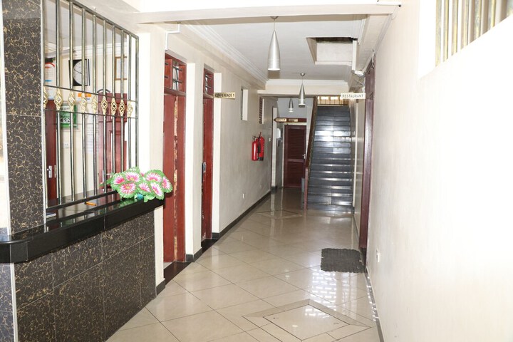 Ballroom/Hall 42 of 53