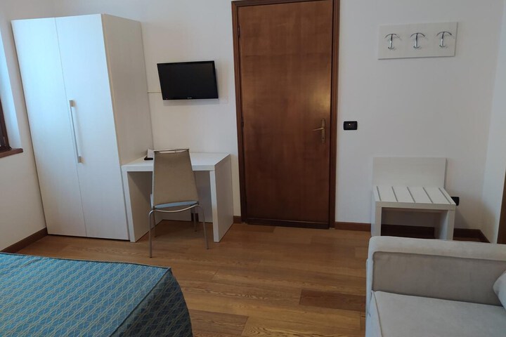 Room 9 of 57