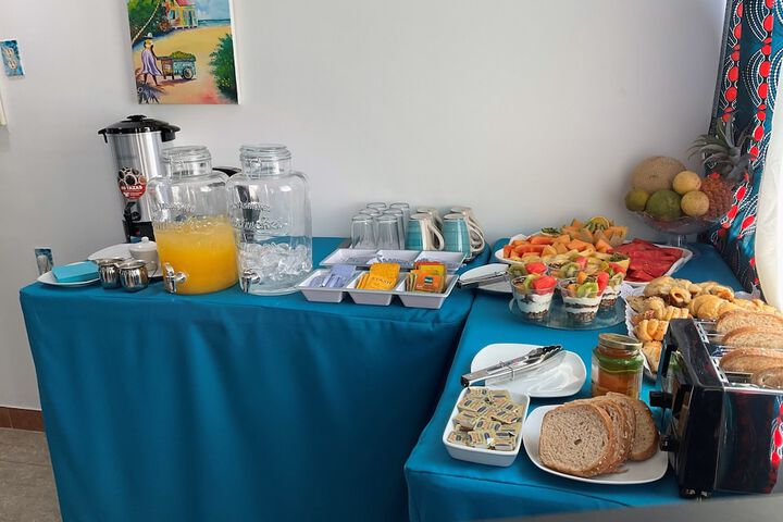 Breakfast/Coffee Service 81 of 98