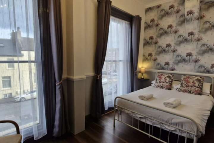 Room 169 of 263