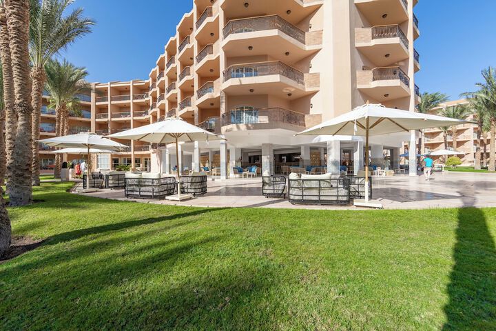 Hotel Exterior 70 of 86