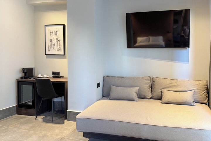 Room 10 of 119