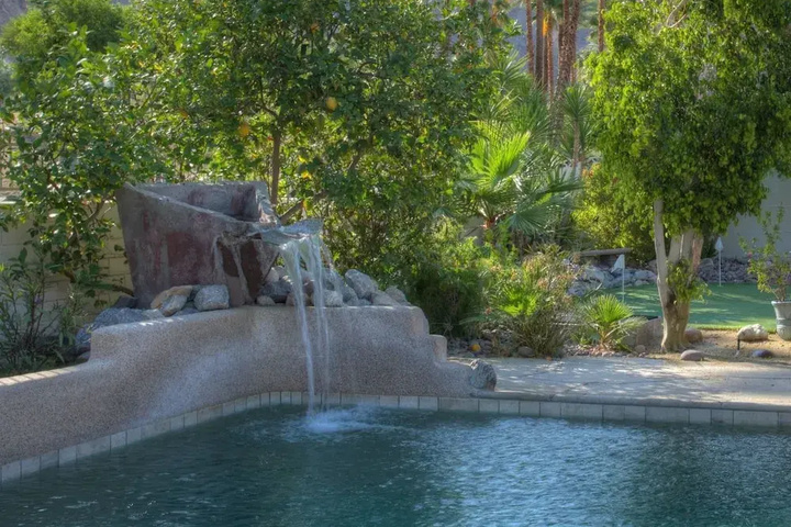 Pool 10 of 17