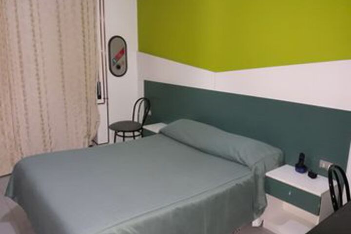 Room 18 of 29