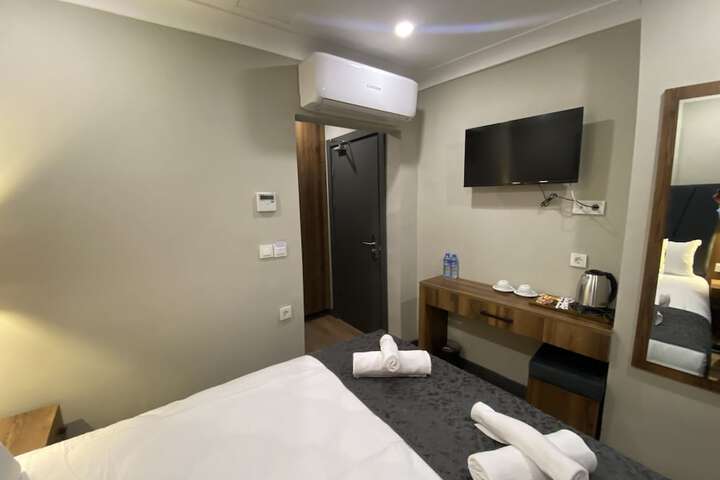 Room 40 of 99