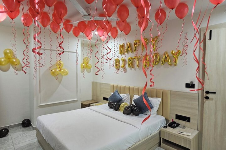 Room 11 of 33