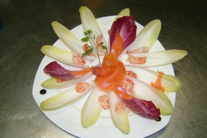 Dining 33 of 49