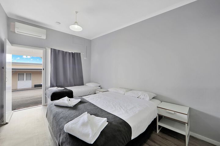 Room 12 of 42