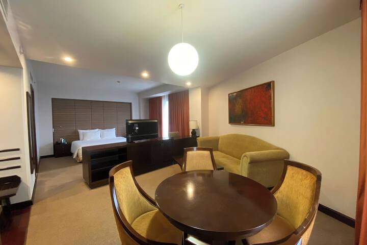 Room 13 of 93