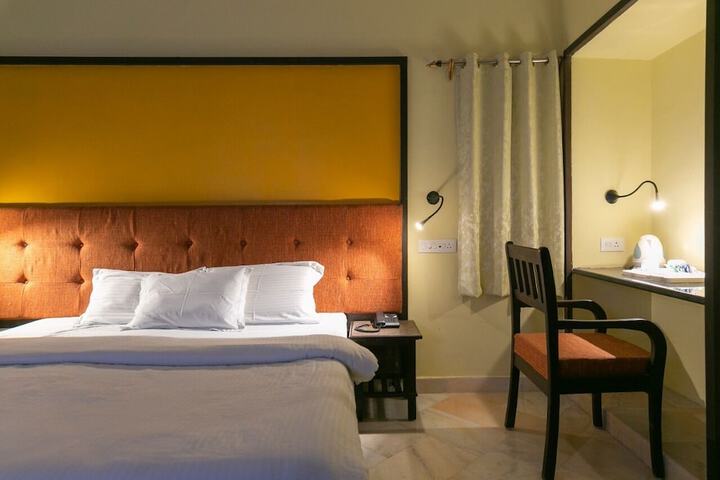 Room 5 of 14