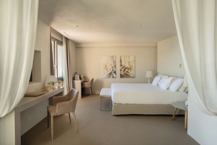 Room 2 of 49