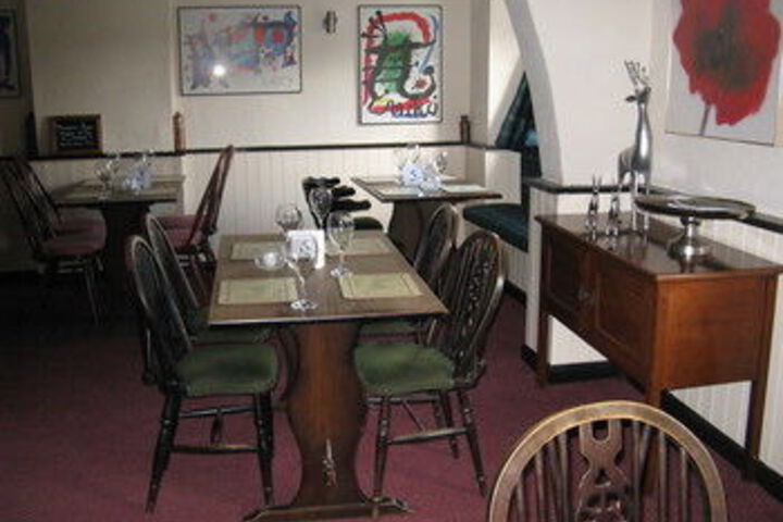 Dining 22 of 25