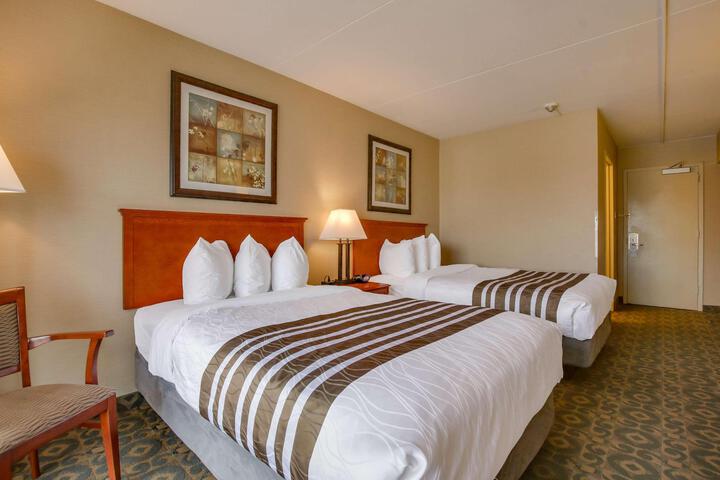 2 Double Beds High Speed Internet Accessible Sitting Area Patio Full Breakfast (7 of 11)