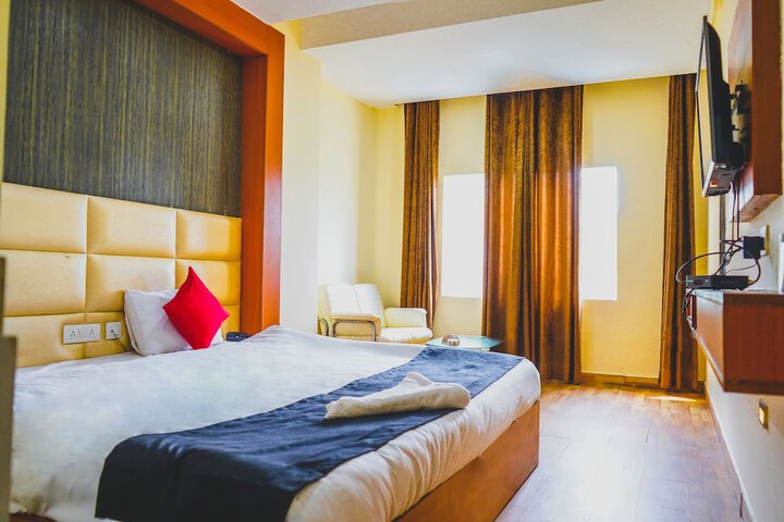 Room 2 of 11