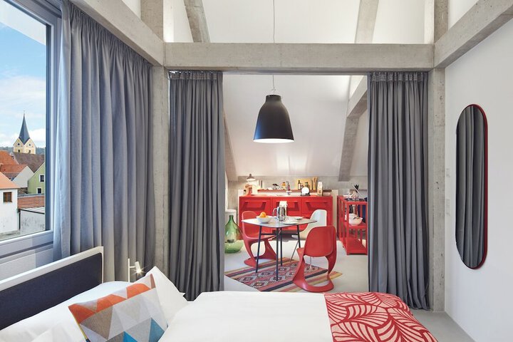 Room 44 of 169