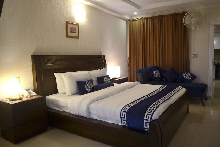 Room 21 of 83