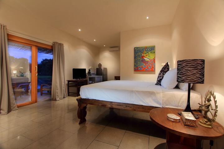 Room 3 of 95