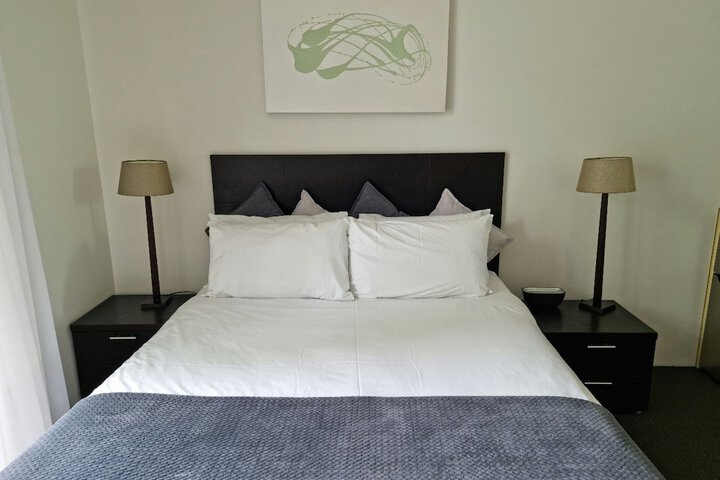 Room 30 of 76
