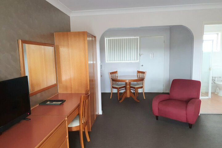 Room 5 of 68
