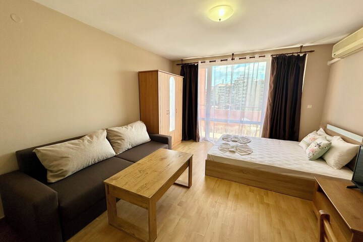 Room 7 of 40