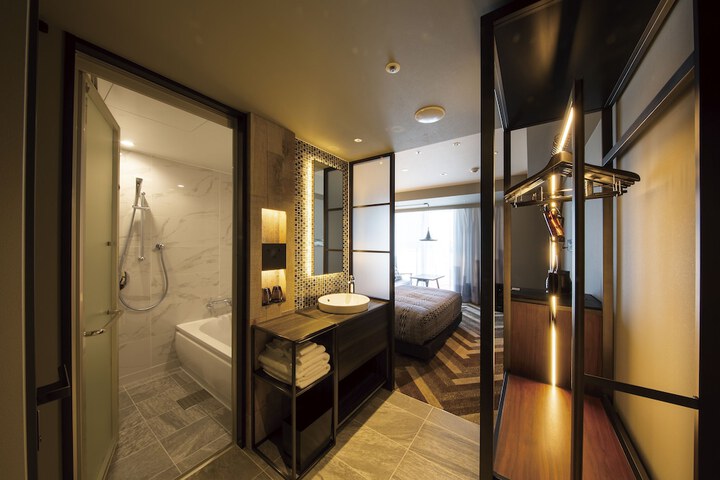 Room 11 of 64