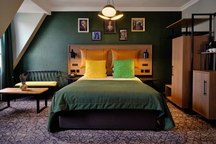 Room 26 of 81