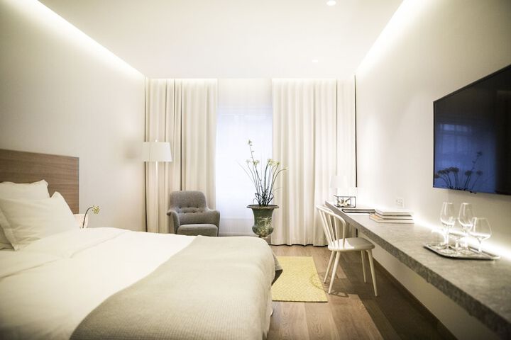 Room 4 of 53