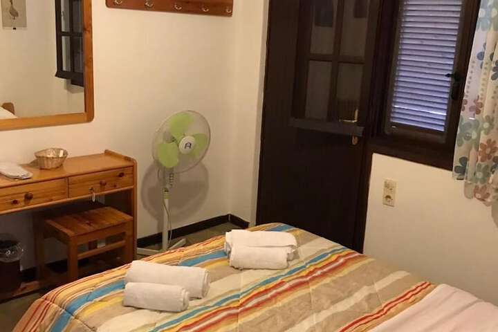 Room 9 of 68