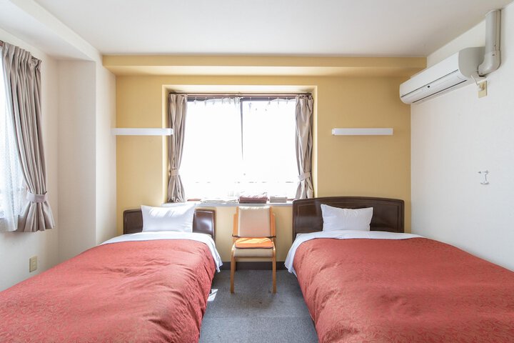 Room 48 of 64