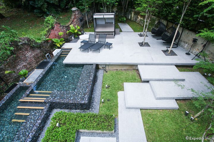 Pool 34 of 47