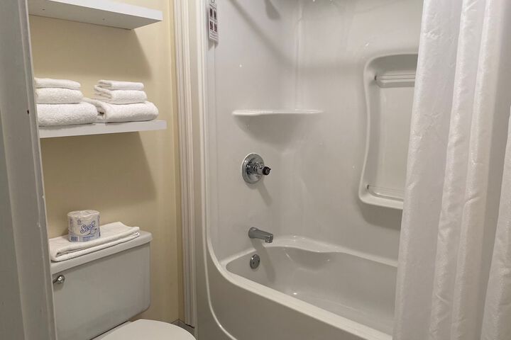 Room 34 of 64