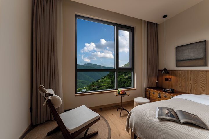 Room 47 of 82