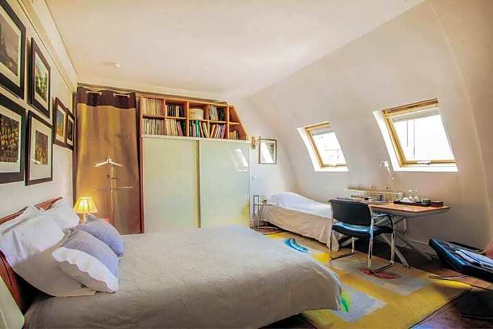 Room 1 of 9