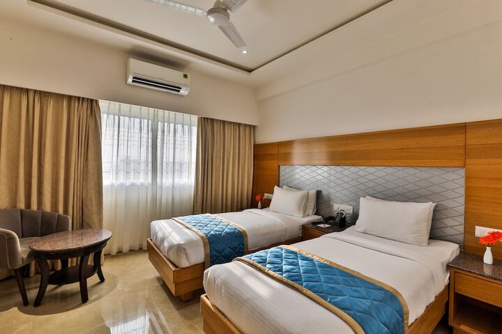 Room 28 of 61