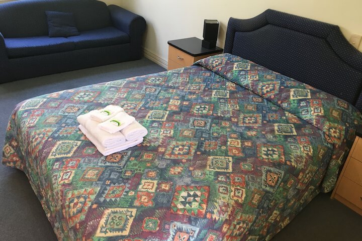 Room 4 of 28
